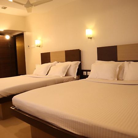 Hotel Maniam Classic West Wing Tiruppur Zewnętrze zdjęcie