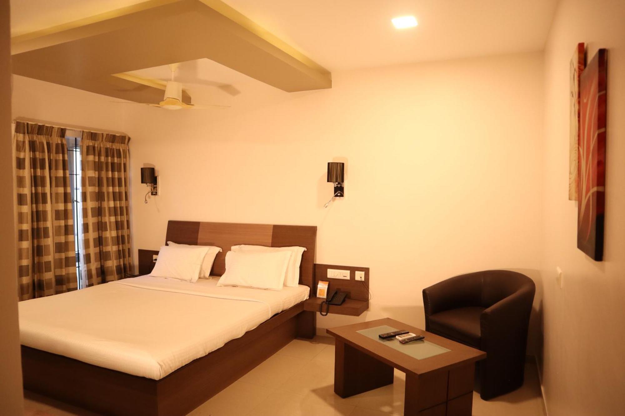 Hotel Maniam Classic West Wing Tiruppur Zewnętrze zdjęcie